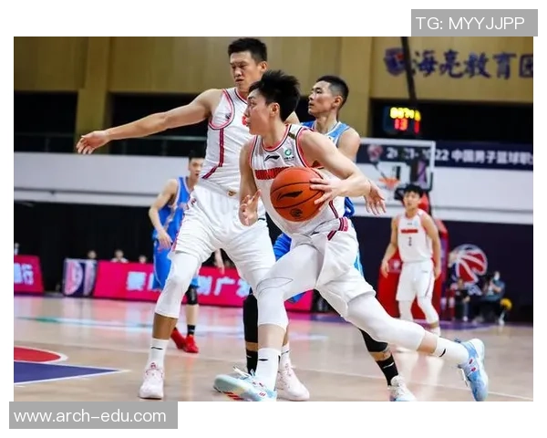 北京篮球队在世锦赛积分榜上以72分稳居第一名展现强劲实力 北京篮球队在世锦赛积分榜上以72分稳居第一名展现强劲实力