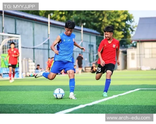 两个小足球队的梦想与友谊在绿茵场上交织的感人故事