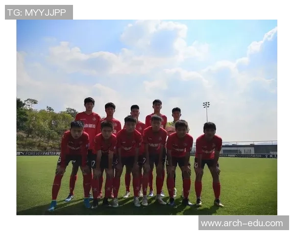 周家俊足球：从青涩少年到职业球员的成长之路与奋斗故事