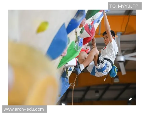 武汉攀岩队与广州攀岩队赛后复盘分析意识差异与战术调整探讨