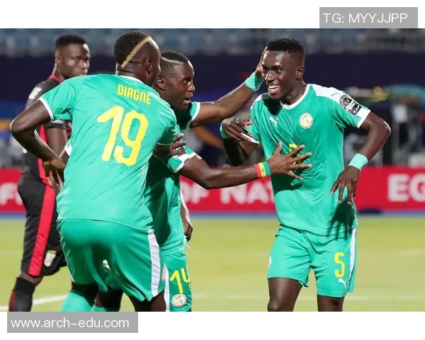 足球王腾的传奇之路：从草根到巅峰的奋斗故事与荣耀时刻